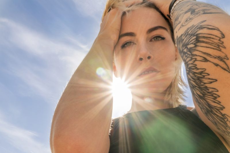 Quando a press&atilde;o arterial baixa, a vis&atilde;o tende a ficar emba&ccedil;ada e at&eacute; escurecer ao se levantar, por exemplo – Foto: Divulga&ccedil;&atilde;o