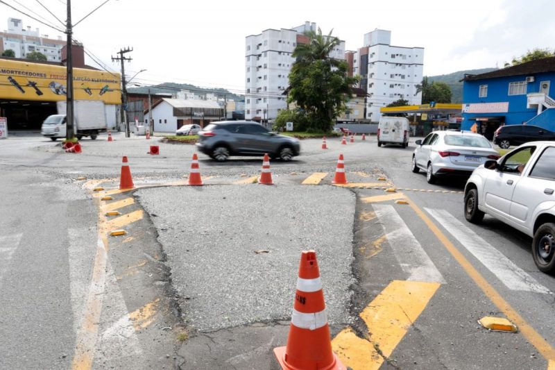 Retirada de poste deve deixar moradores sem energia em Joinville – Foto: Prefeitura de Joinville/Divulga&ccedil;&atilde;o