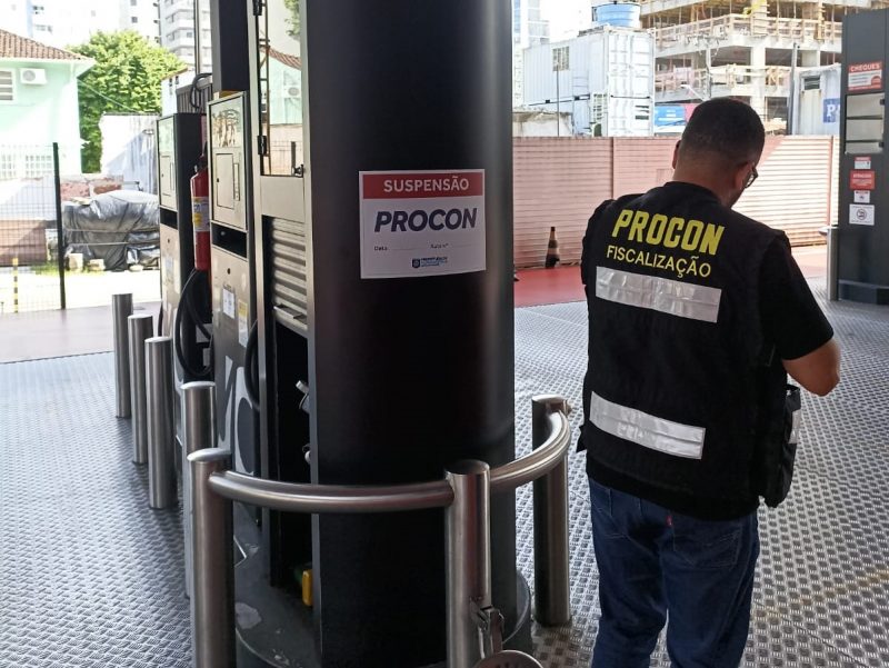 Procon municipal realiza interdição de posto de combustível em Florianópolis &#8211; Foto: Procon PMF/Divulgação/ND