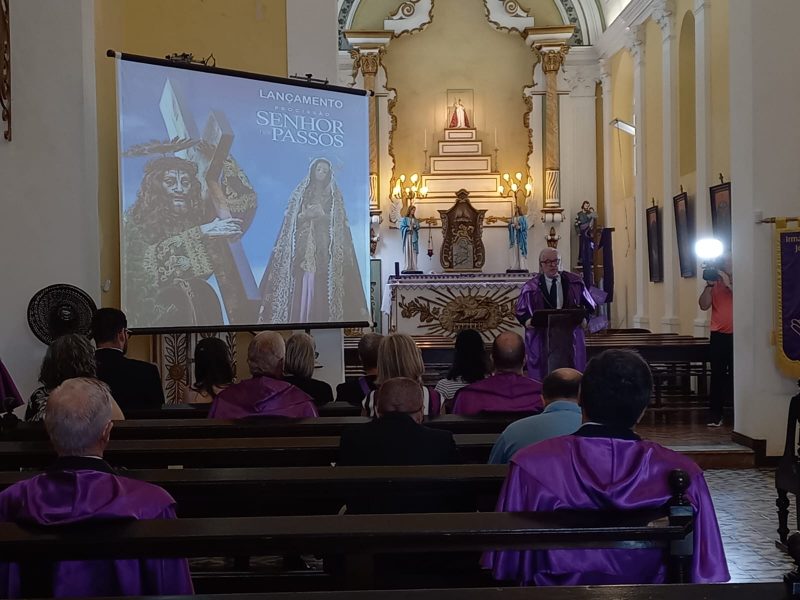 A programa&ccedil;&atilde;o da 257&ordf; Prociss&atilde;o Senhor dos Passos foi apresentada na Capela Menino Deus e o provedor Eduardo Dutra da Silva convidou a comunidade para o evento – Foto: Davi Sommer/Divulga&ccedil;&atilde;o/ND