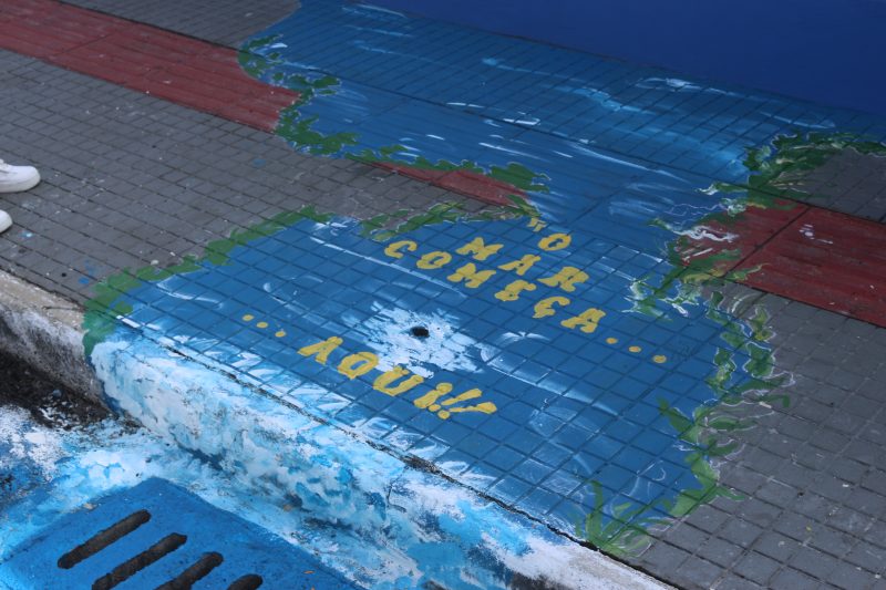 O mar come&ccedil;a aqui conscientiza sobre a import&acirc;ncia da &aacute;gua – Foto: Secom Itaja&iacute;/Reprodu&ccedil;&atilde;o