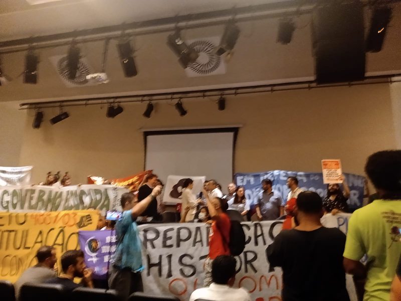 Protesto tumultuou in&iacute;cio da audi&ecirc;ncia p&uacute;blica sobre o Plano Diretor de Florian&oacute;polis – Foto: Divulga&ccedil;&atilde;o/ND