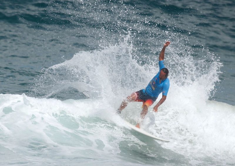 Roberto Lima, campe&atilde;o catarinense profissional de 1980, durante a bateria de apresenta&ccedil;&atilde;o dos campe&otilde;es na Joaca – Foto: Basilio Ruy/PP007