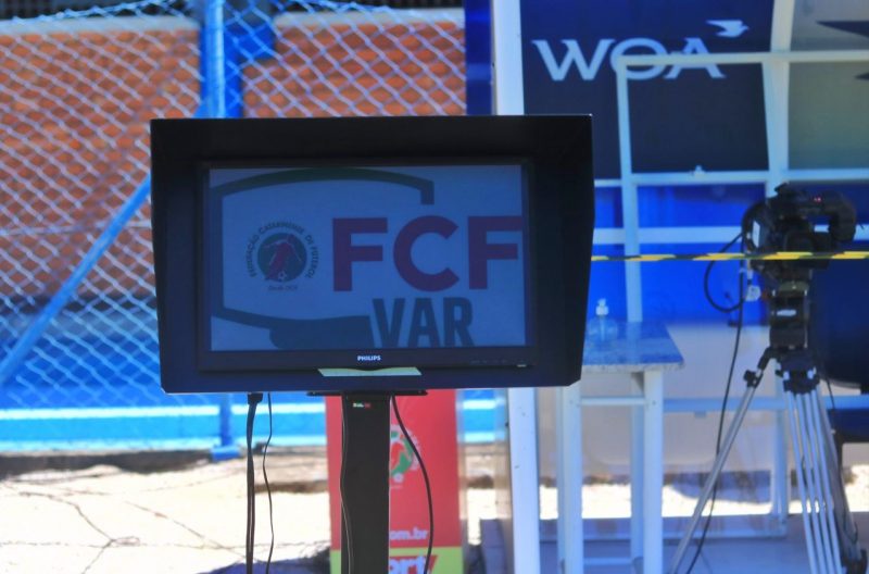Hercílio Luz critica postura da FCF na decisão de uso do VAR