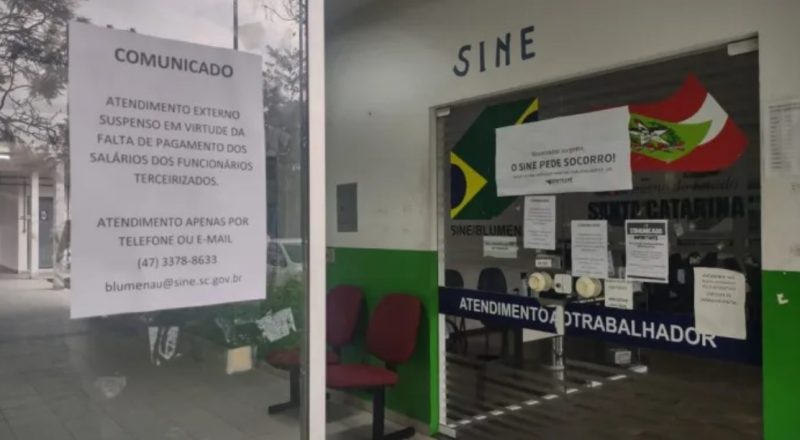 Sine de Blumenau e de Joinville j&aacute; sofrem consequ&ecirc;ncia sem atendimento presencial ap&oacute;s atraso de sal&aacute;rios – Foto: Imagens cedidas/Portal Alexandre Jos&eacute;/ND
