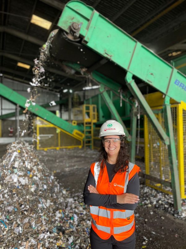 Tamely tem 34 anos e gerencia o CGR Blumenau, onde 69% dos colaboradores s&atilde;o homens – Divulga&ccedil;&atilde;o – Foto: Veolia/Divulga&ccedil;&atilde;o