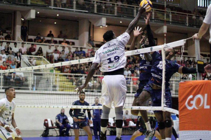 Em mais uma noite iluminada, Bisset foi o destaque do Joinville V&ocirc;lei no jogo do acesso &agrave; Superliga A – Foto: Daniella Kamarowski/Divulga&ccedil;&atilde;o/ND
