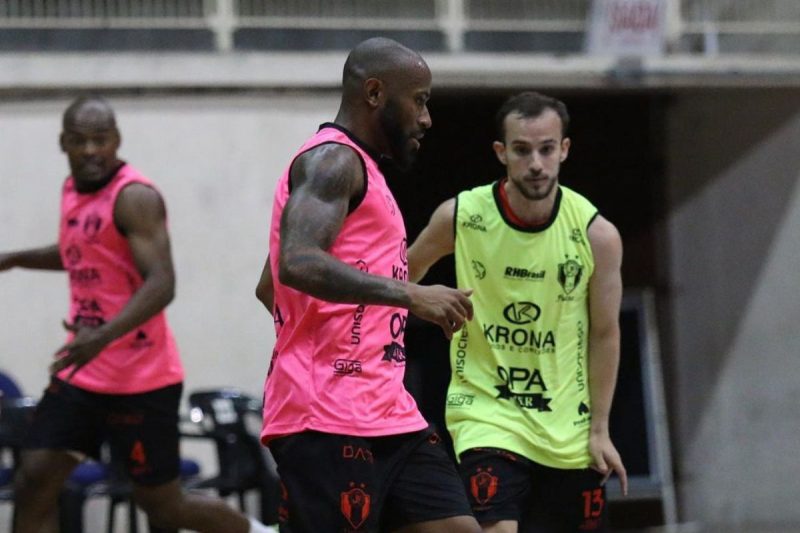 Depois de conquistar tr&ecirc;s t&iacute;tulos em 20 dias, JEC Futsal estreia em casa na Liga Nacional – Foto: Juliano Schmidt/JEC Futsal/Divulga&ccedil;&atilde;o/ND