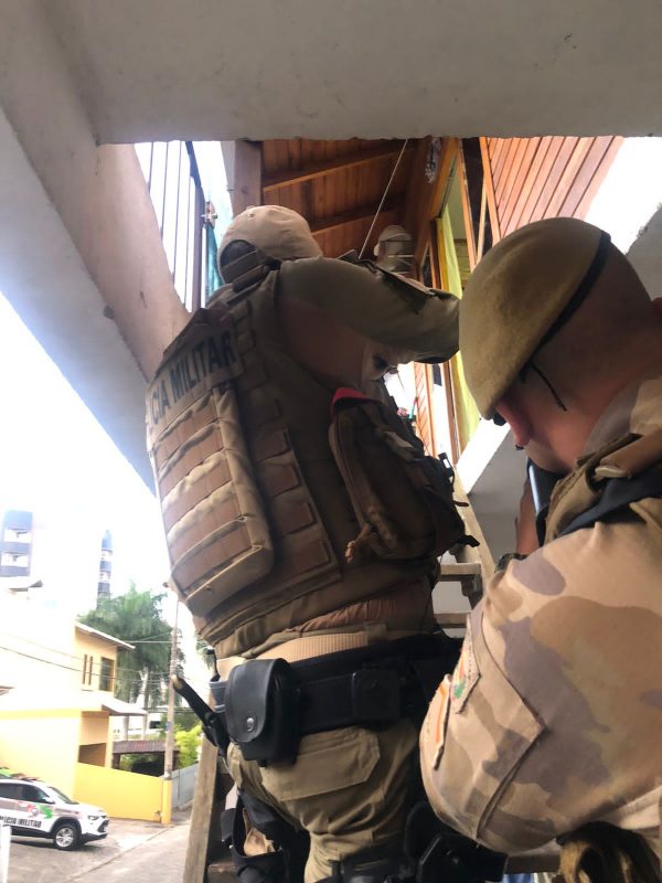 Opera&ccedil;&atilde;o combate tr&aacute;fico de drogas na Capital e em outros 9 munic&iacute;pios – Foto: PMSC/Divulga&ccedil;&atilde;o/ND