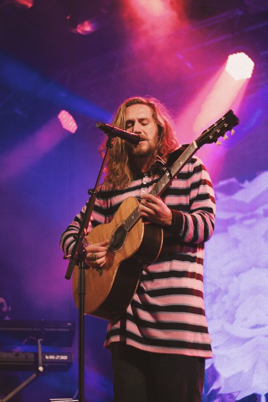 O cantor Vitor Kley fara show na final da corrida – Foto: Reprodu&ccedil;&atilde;o/ND