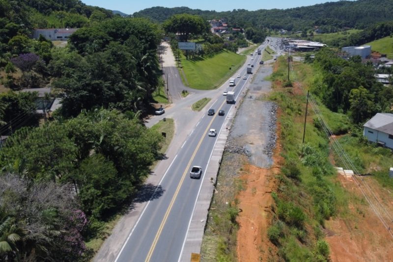 Levantamento da Fiesc aponta que, se n&atilde;o houver recursos, duplica&ccedil;&atilde;o da BR-470 n&atilde;o ter&aacute; prazo de entrega – Foto: Arquivo/Fiesc/Divulga&ccedil;&atilde;o/ND