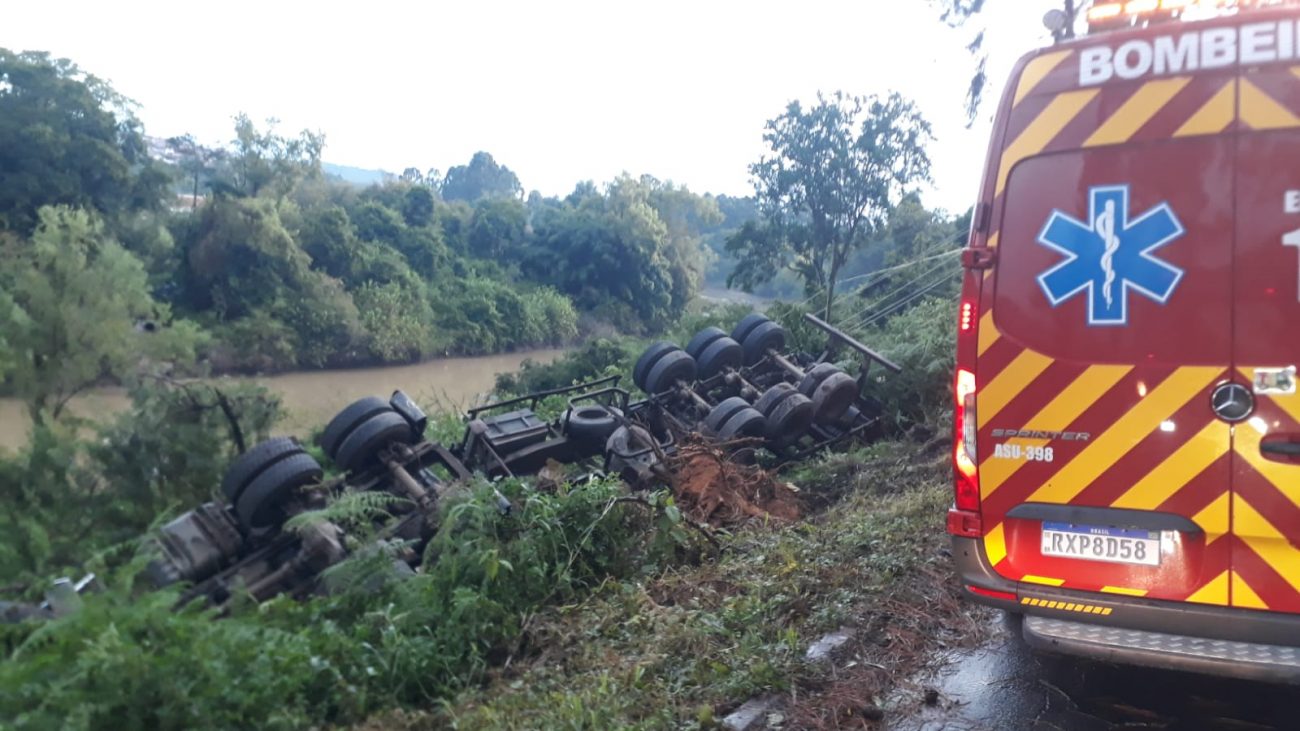 The accident with the truck occurred in the Pamplona area in Rio do Sul, on a BR-470 - Fire Department/Disclosure/ND