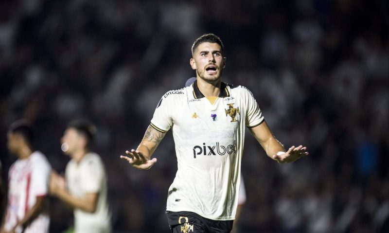Pedro Raul comemora seu gol, o segunda na partida entre Vasco da Gama x Bangu – Foto: Daniel Ramalho/Vasco/ND
