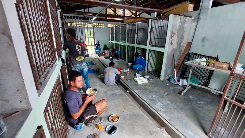 Momento em que trabalhadores almo&ccedil;am no local – Foto: Sinsej/Divulga&ccedil;&atilde;o/ND