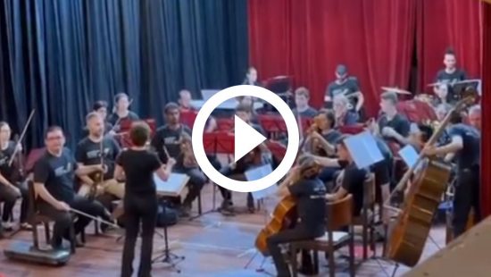 VÍDEO: Orquestra apresenta espetáculo com músicas de games em Joinville
