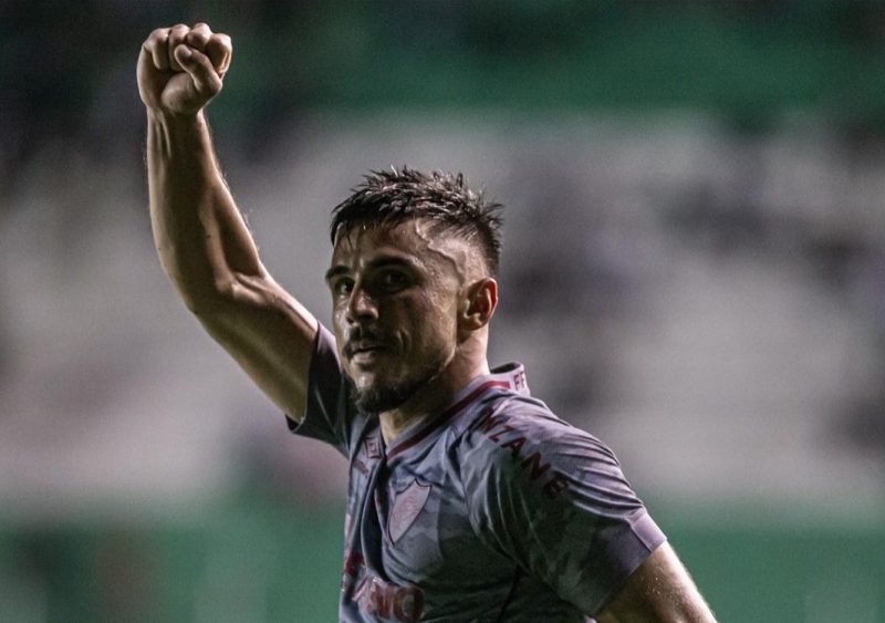 Willian Bigode acerta com novo clube para a temporada