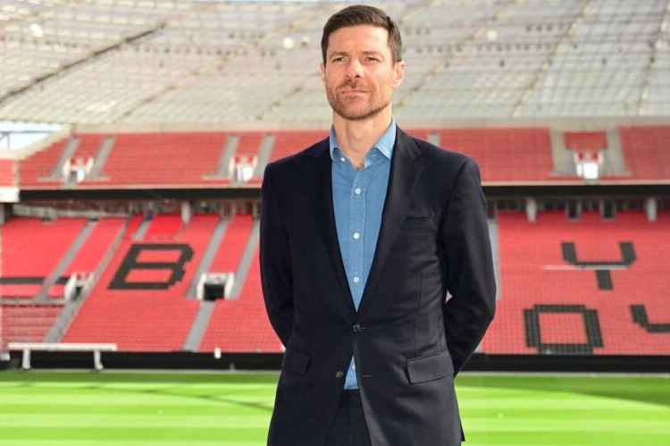 Xabi Alonso dirige o Bayer Leverkusen – Foto: Bayer Leverkusen/Divulga&ccedil;&atilde;o