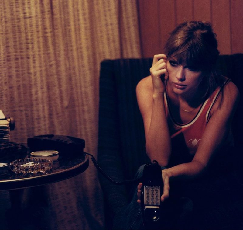 “Sexy baby” e o mostro da colina – Foto: Taylor Swift/Reprodu&ccedil;&atilde;o/Internet/ND