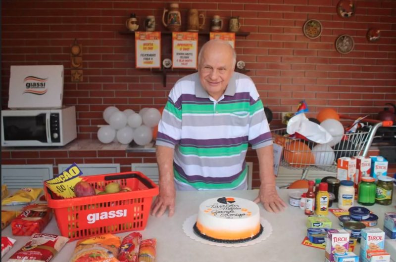 Festa tem&aacute;tica criativa contou com bolo. cestinha e at&eacute; mesmo material gr&aacute;fico do mercado – Foto: Internet/Reprodu&ccedil;&atilde;o