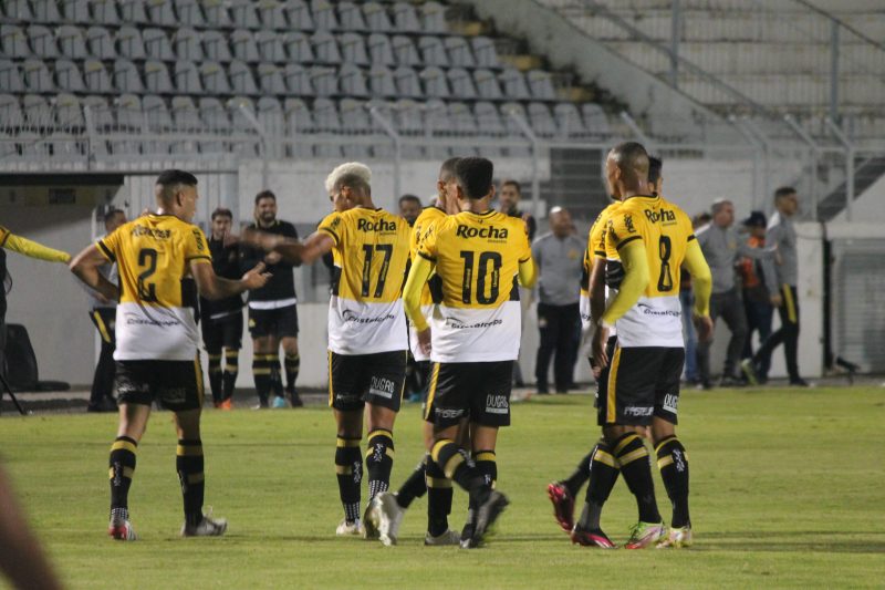 Jogadores do Criciúma comemoram o gol de Fellipe Mateus &#8211; Foto: Celso da Luz/Criciúma E.C/ND
