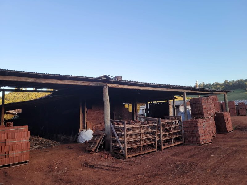 Segundo a pol&iacute;cia, o homem estava escondido em uma &aacute;rea rural de S&atilde;o Jos&eacute; do Cedro – Foto: Pol&iacute;cia Civil/Divulga&ccedil;&atilde;o/ND