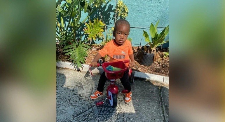 Taylen Mosley, de 2 anos, foi encontrado morto na boca de jacar&eacute; – Foto: Reprodu&ccedil;&atilde;o/Petersburg Police Department/ND
