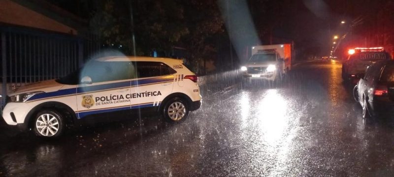 O jovem foi morto com um golpe de faca.