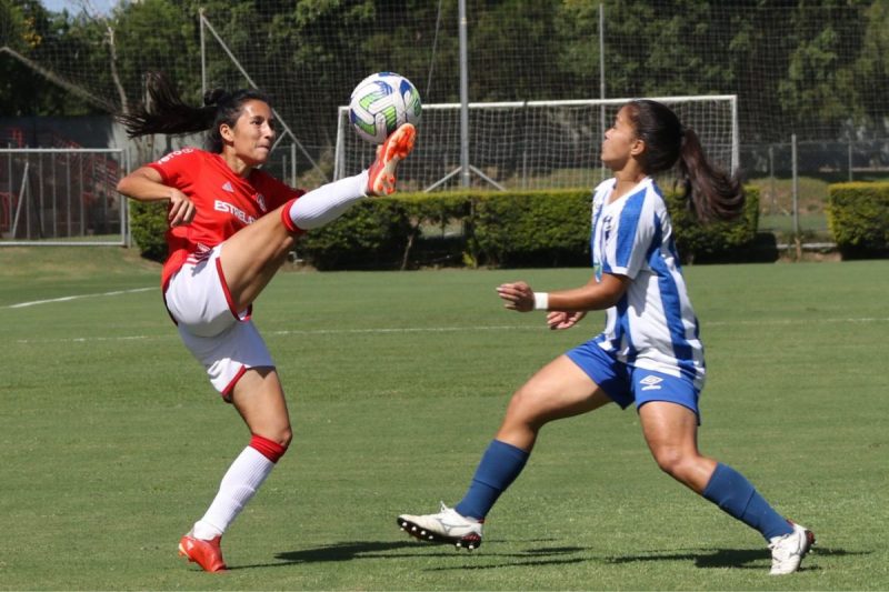 Jogando fora de casa, Ava&iacute;/KIndermann foi superado pelo Inter e continua sem vencer no Brasileir&atilde;o Feminino – Foto: Juliana Zanatta/Inter/Divulga&ccedil;&atilde;o/ND
