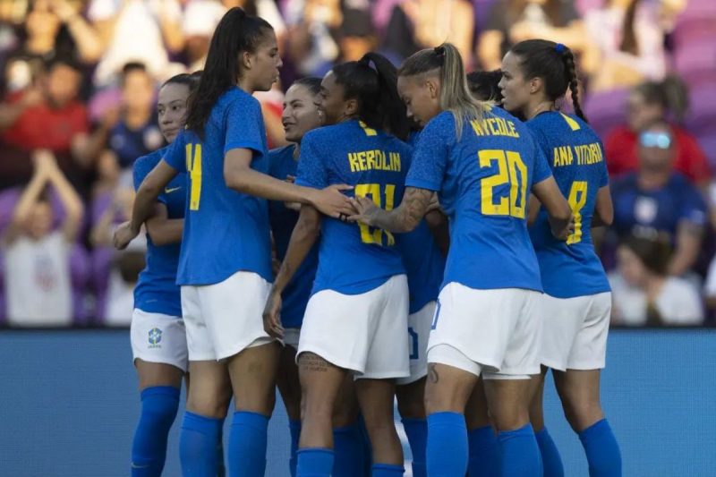 Brasil e Inglaterra se enfrentam na primeira Final&iacute;ssima Feminina da hist&oacute;ria – Foto: Thais Magalhães/CBF