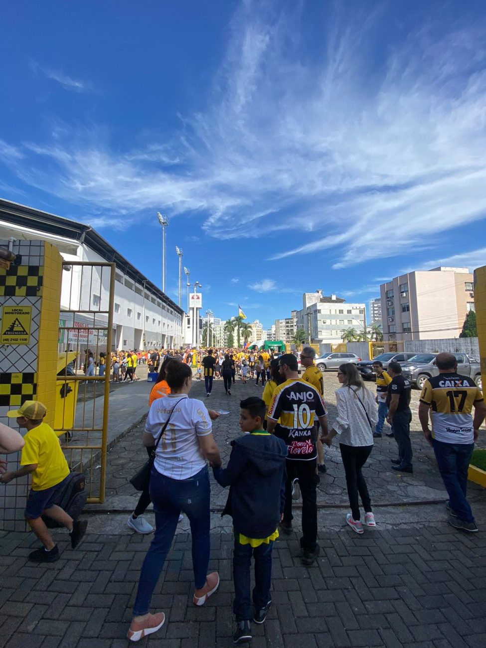 Criciúma vê o retorno do orgulho e das famílias ao Heriberto Hülse