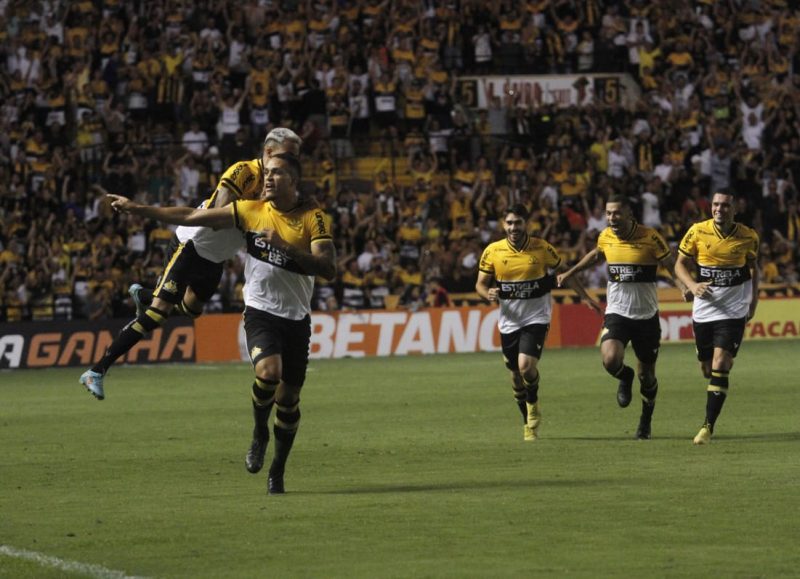 Lohan fez o gol da vitória do Criciúma