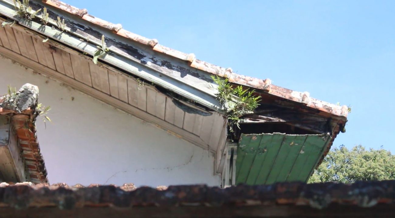 Roofs in several houses are in danger of collapsing - Jonatha Machado/NDTV reproduction