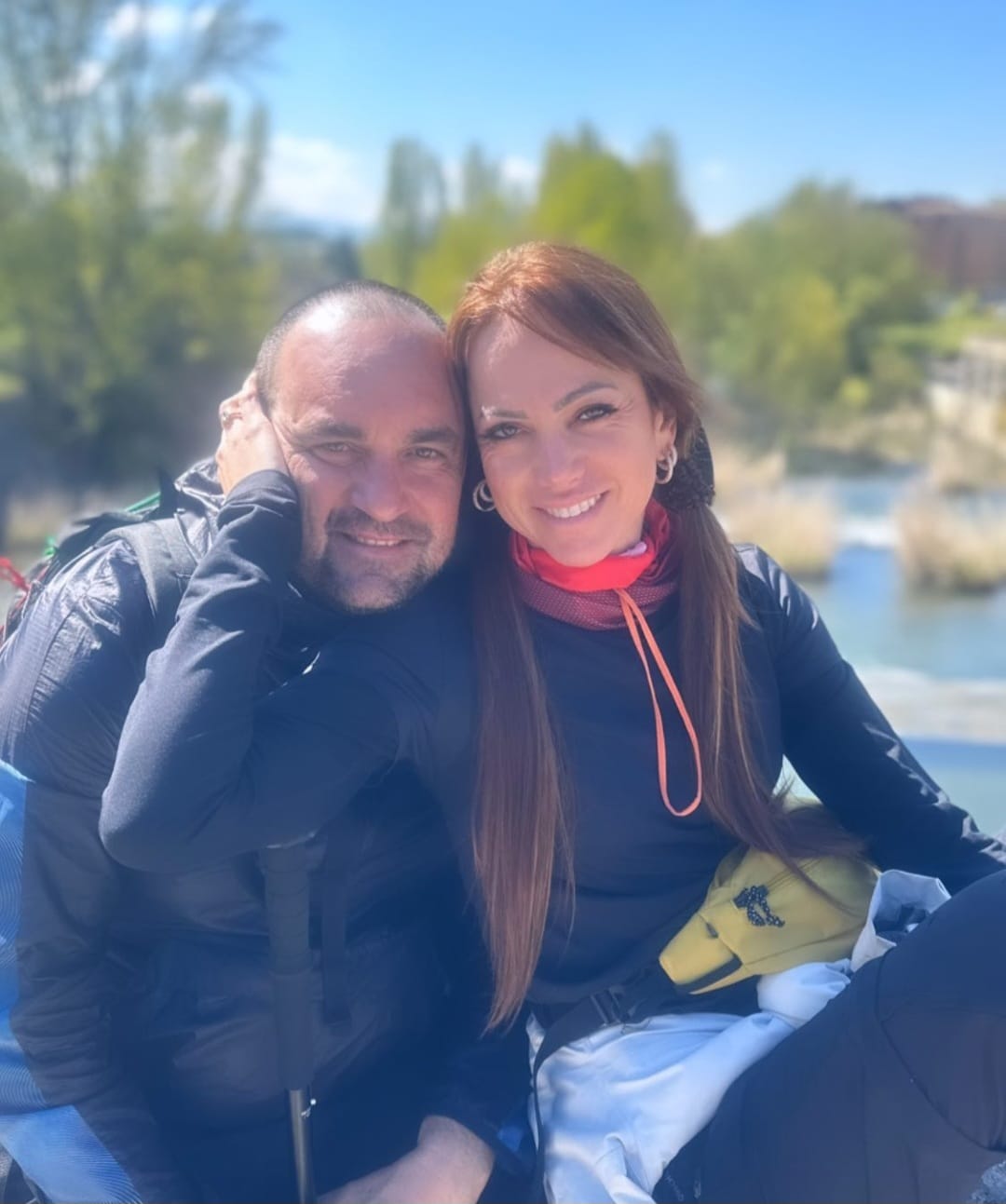 Casal da fina flor troca glamour social criciumense por uma caminhada de  800 km até Compostela