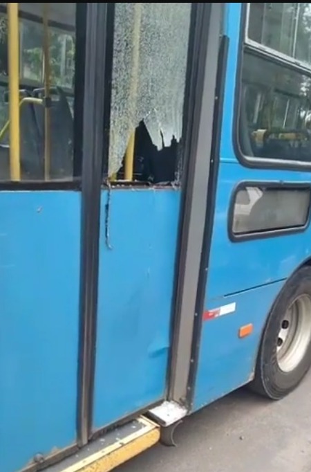 VÍDEO: Adolescente Explode Bomba Dentro De ônibus E Diz Ser 'apenas Uma ...