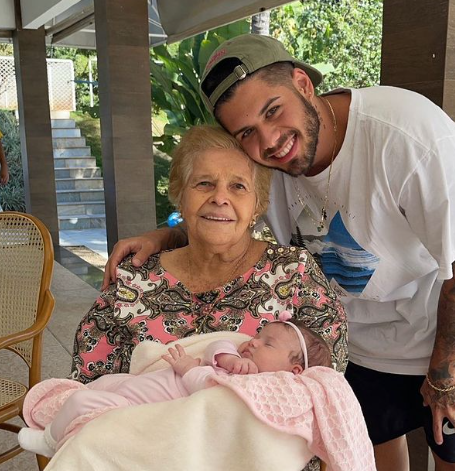 Mãe de Leonardo recebe despedida de Zé Felipe e Virginia