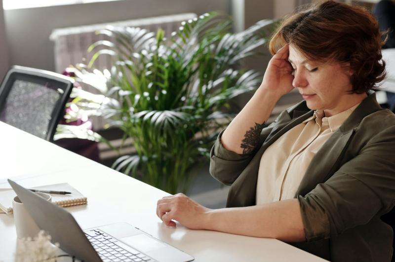 Menopausa precoce ocorre quando os ovários param de funcionar antes dos 40 anos