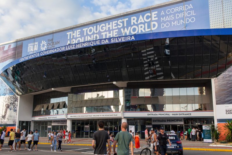 Estacionamento rotativo volta a funcionar em Itaja&iacute; – Foto: Bruno Golembiewski/ND