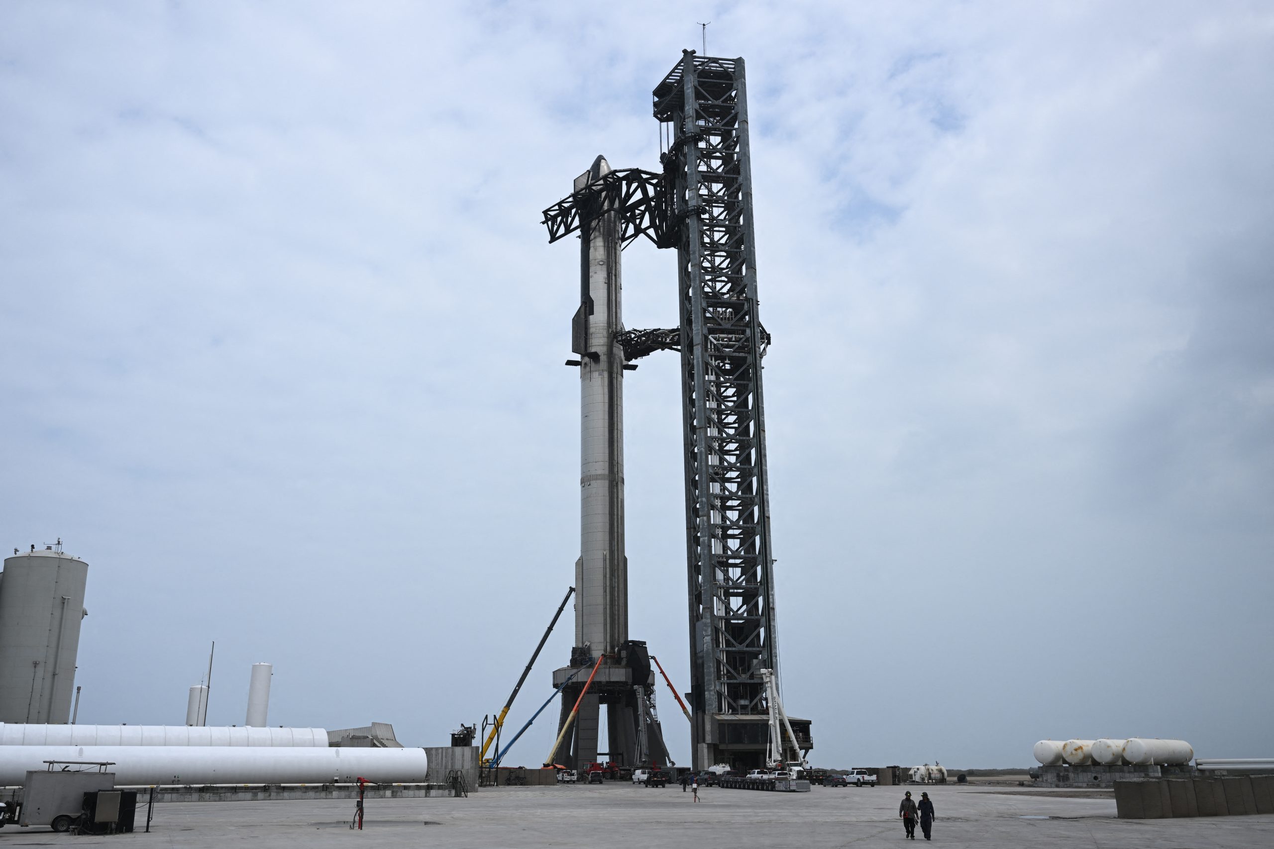 Vídeo: foguete explode na fábrica da SpaceX durante teste