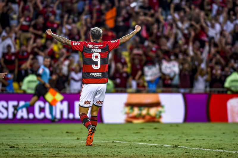 Narrador acabou quebrando a web em jogo do Flamengo