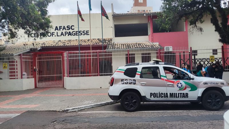 Pol&iacute;cia refor&ccedil;a seguran&ccedil;a nas escolas em Crici&uacute;ma ap&oacute;s ataque a creche em Blumenau – Foto: PMSC/Divulga&ccedil;&atilde;o/ND
