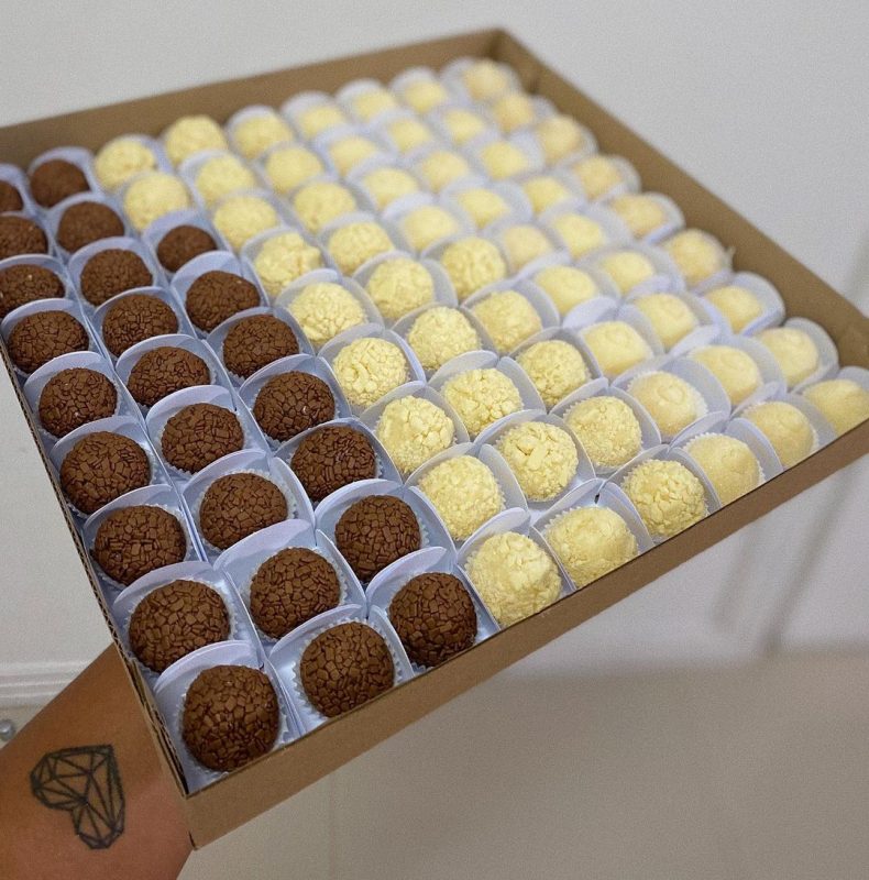 Os docinhos de diferentes – e especiais – sabores tamb&eacute;m ca&iacute;ram no gosto dos consumidores – Foto: Instagram/@lisaderner_atelie/Reprodu&ccedil;&atilde;o/ND