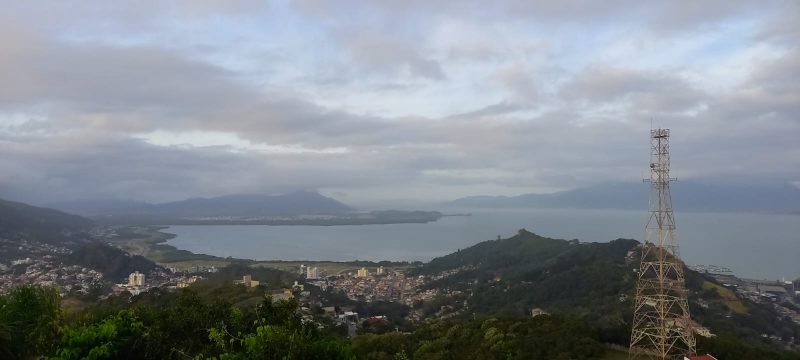 A segunda-feira (29) é de tempo nublado em todas as regiões de SC