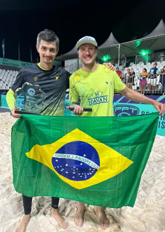 André Baran, número 1 do Brasil no Beach Tennis, é campeão por equipes e  vice individual no Rio