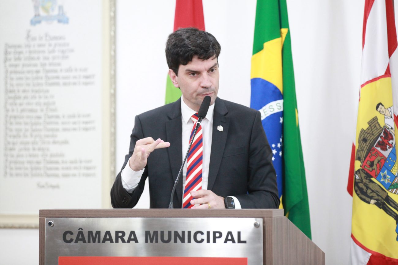 Delegado-geral Delegado teria sido alvo de ação de criminosos no Morro do Horácio, em Florianópolis