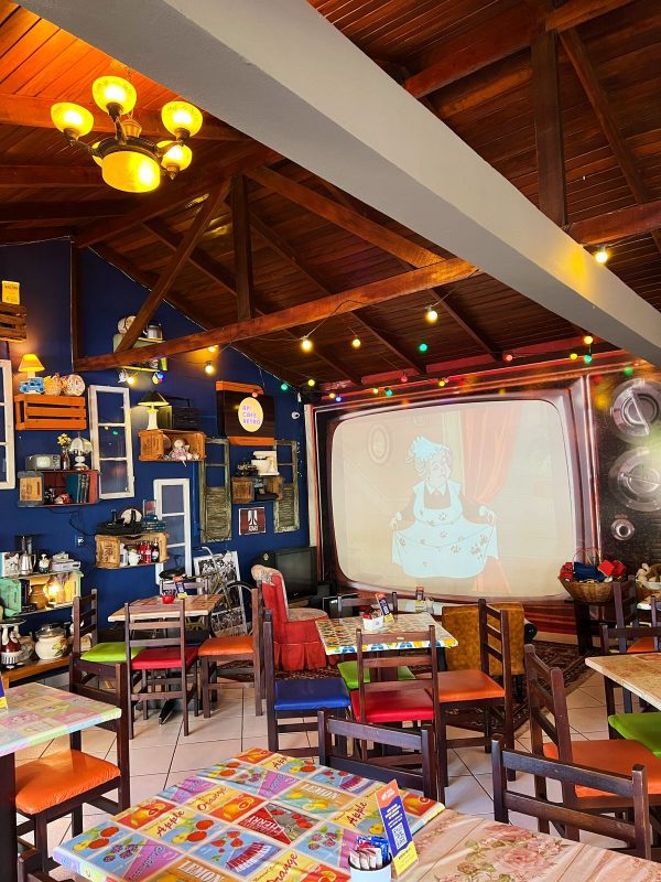 Ambiente interno do AP! Caf&eacute; Retr&ocirc; em Joinville – Foto: AP! Caf&eacute; Retr&ocirc;/Divulga&ccedil;&atilde;o