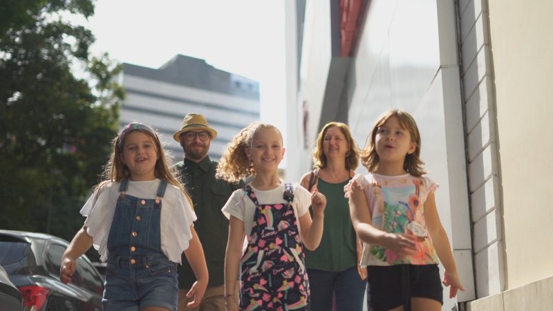 Marcelo Cabral com uma galerinha prá lá de animada em matéria do Floripa 350