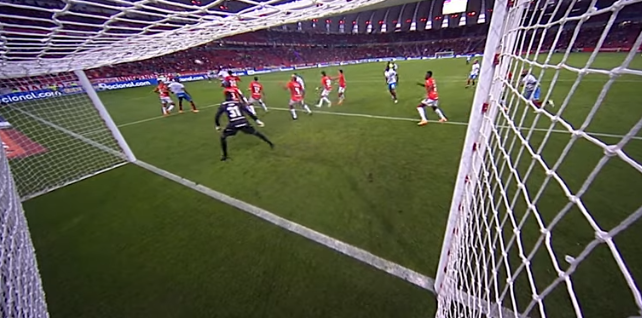 Thaciano e o gol mais feito do Brasileirão