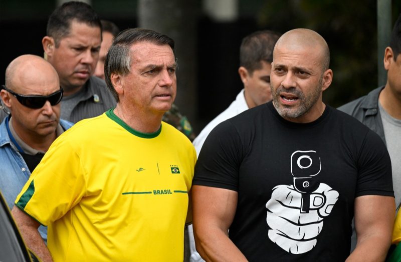 Bolsonaro concedeu perdão a Daniel Silveira; STF julga o indulto concedido pelo ex-presidente