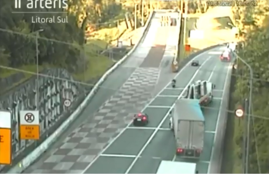 VÍDEO Caminhão se 'atravessa' na BR376 para poder se salvar na área de escape ND Mais