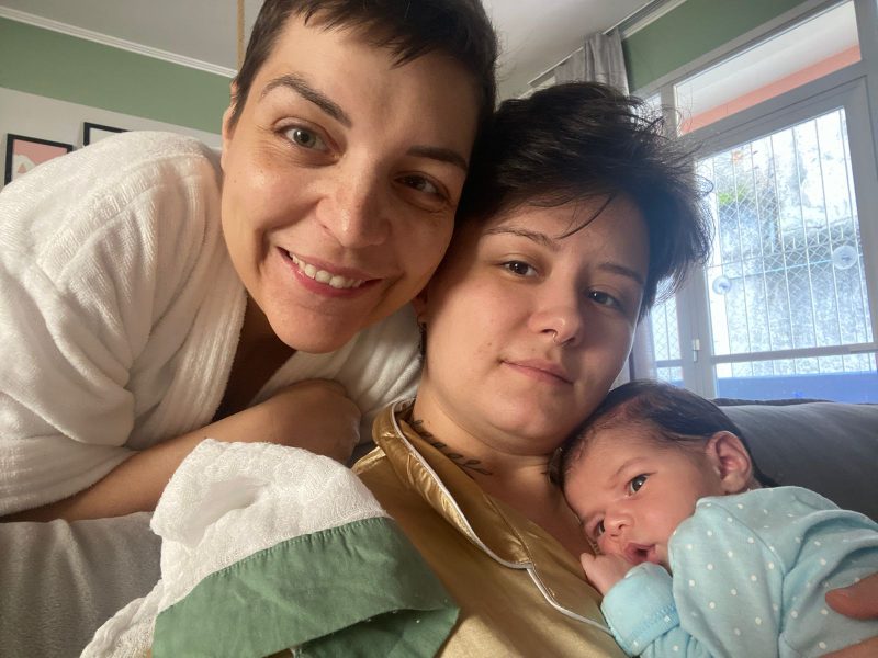 Carola e Amábile são mães de Heloísa